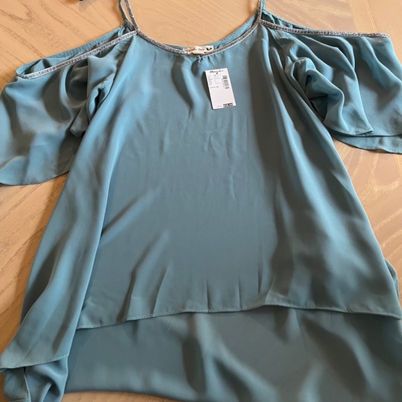 Mandee Aqua Cold Shoulder Blouse / Size Medium NWT - Picture 9 of 11